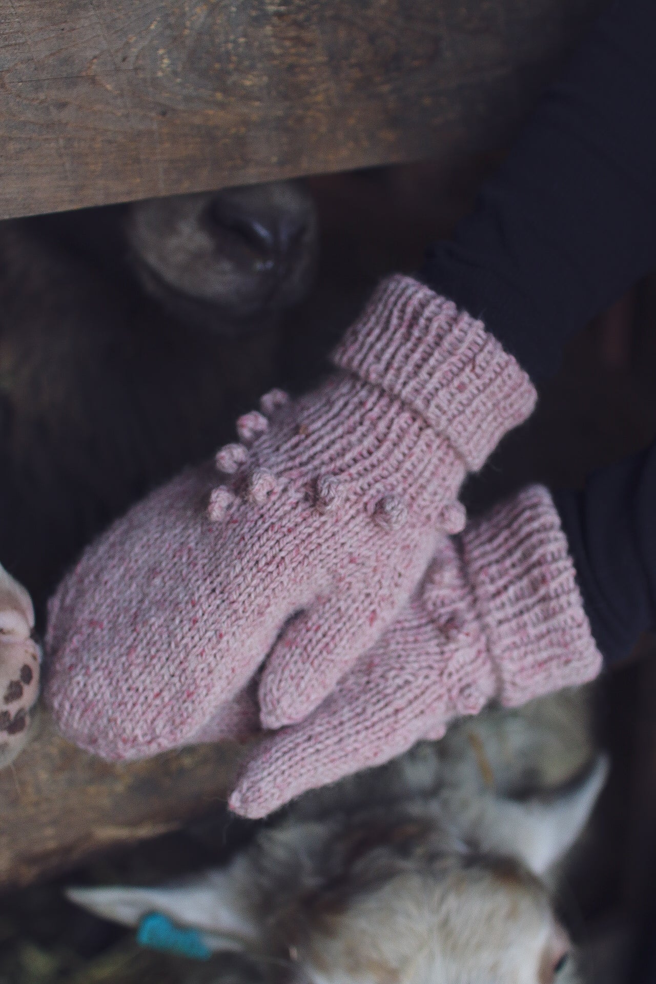 Neuleohje: Skogsbär-lapaset